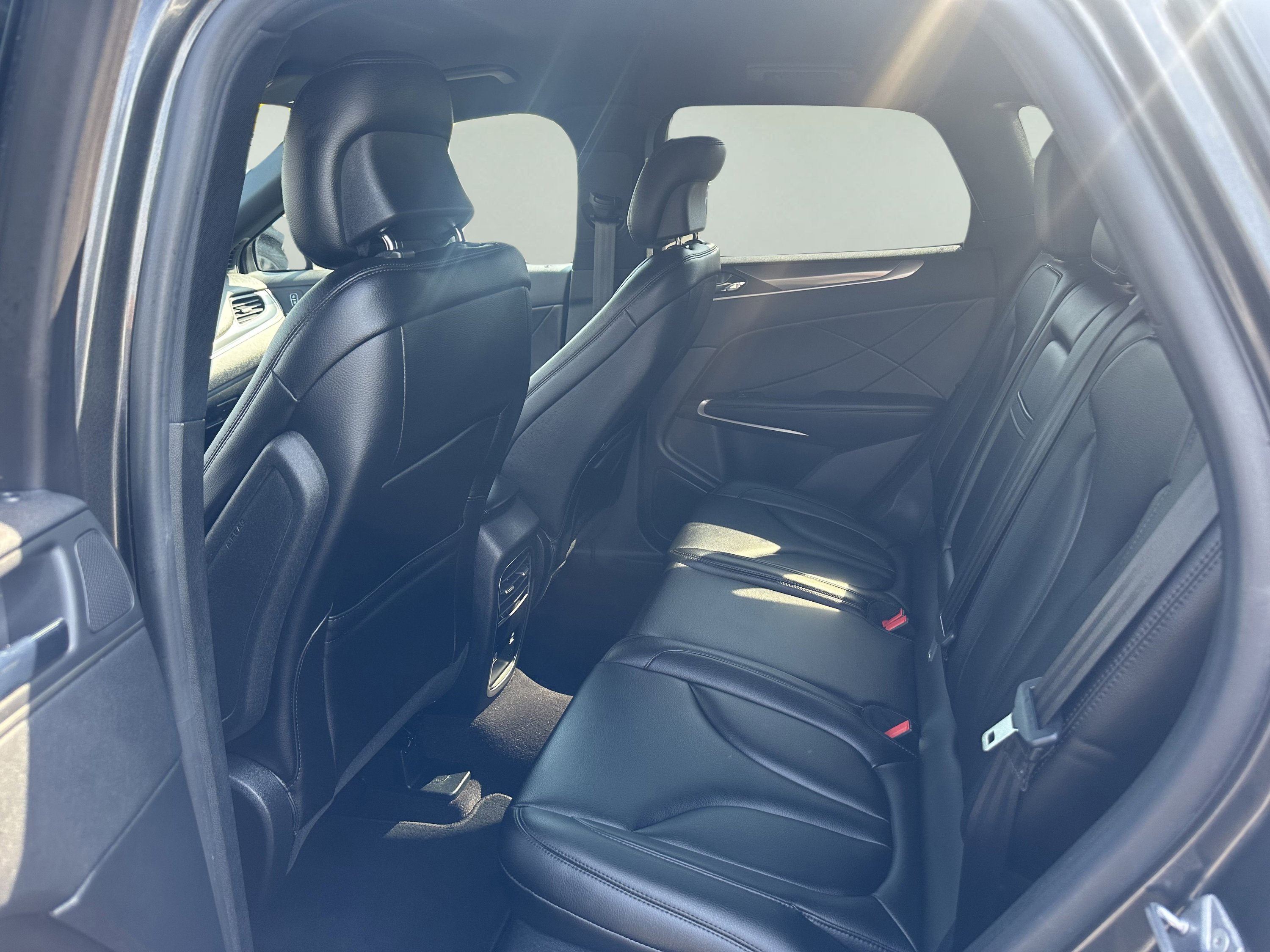 Used 2019 Lincoln MKC Premiere image 10