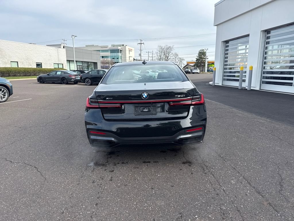Used 2021 BMW 750i xDrive w/ Executive Package image 4