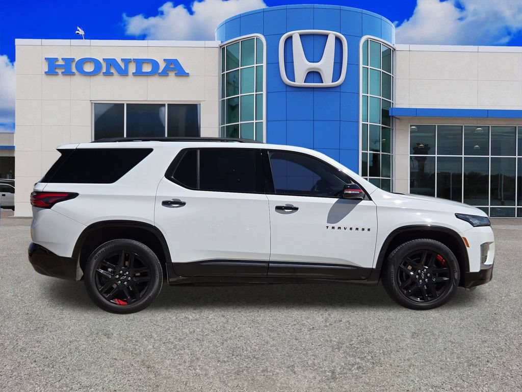 Used 2023 Chevrolet Traverse Premier w/ Redline Edition FWD video 2