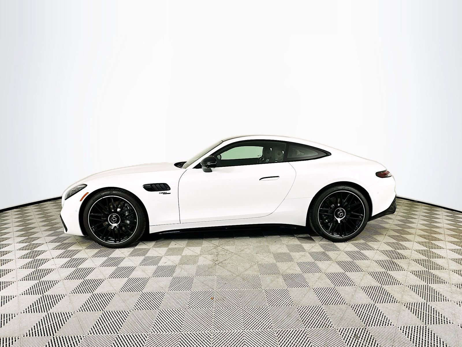 Used 2026 Mercedes-Benz AMG GT 43 image 4