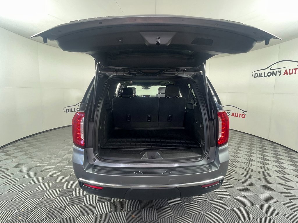Used 2022 GMC Yukon XL SLT w/ SLT Premium Package image 6