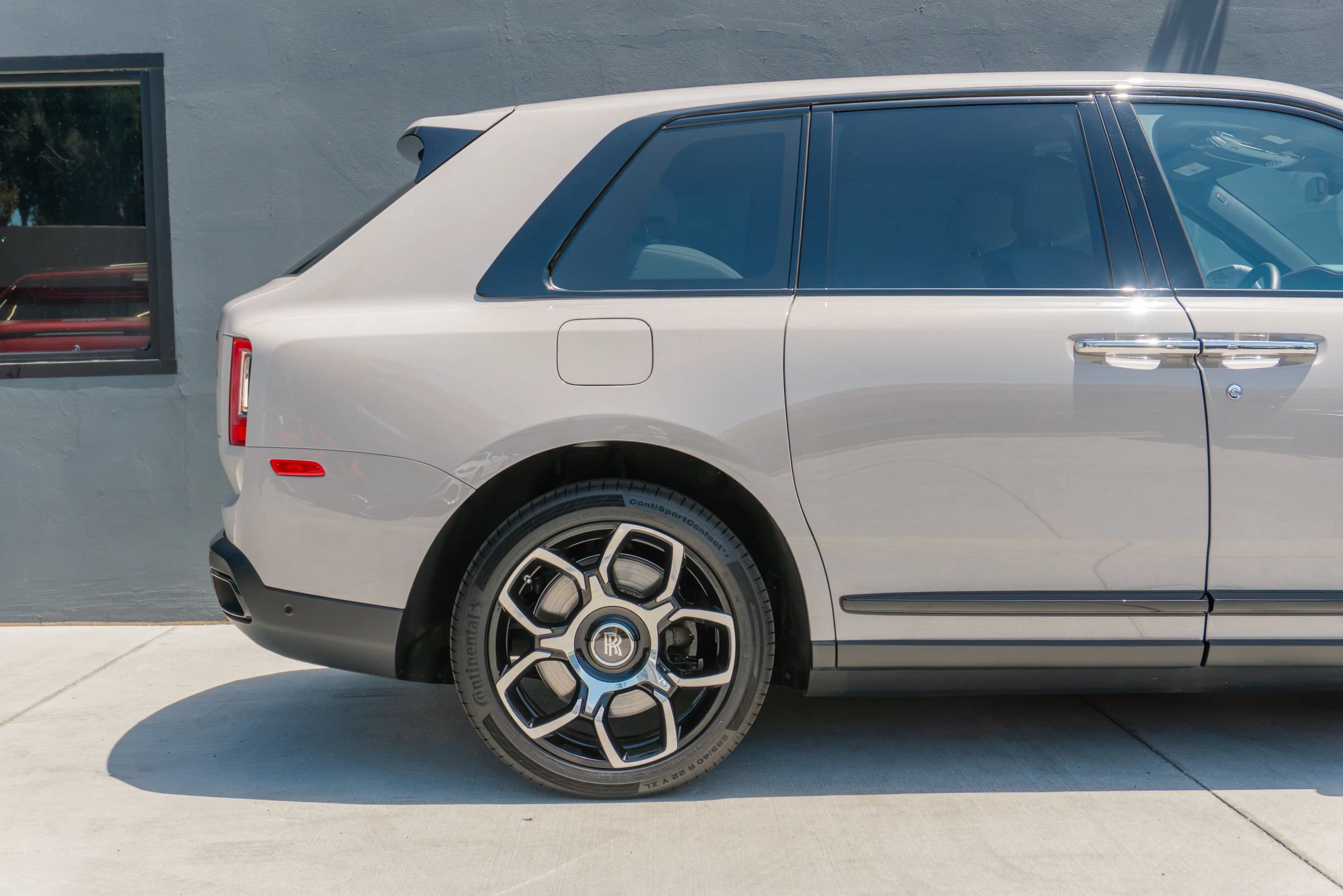 Used 2024 Rolls-Royce Cullinan Black Badge AWD/4WD image 35
