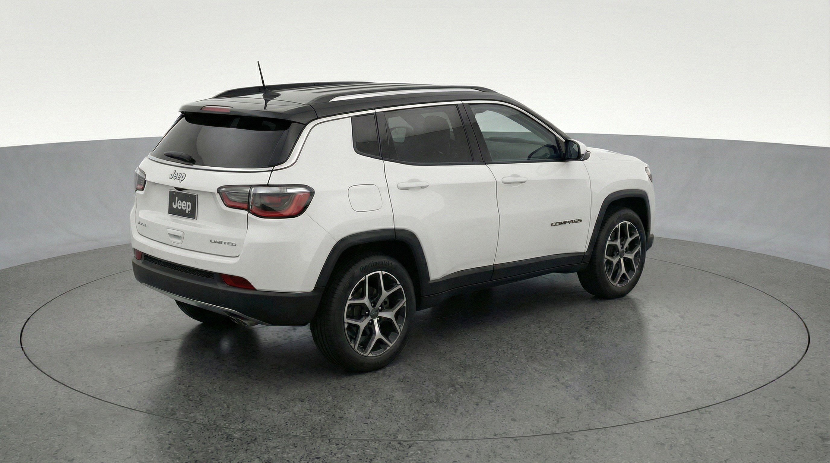 Used 2025 Jeep Compass Limited AWD/4WD image 9