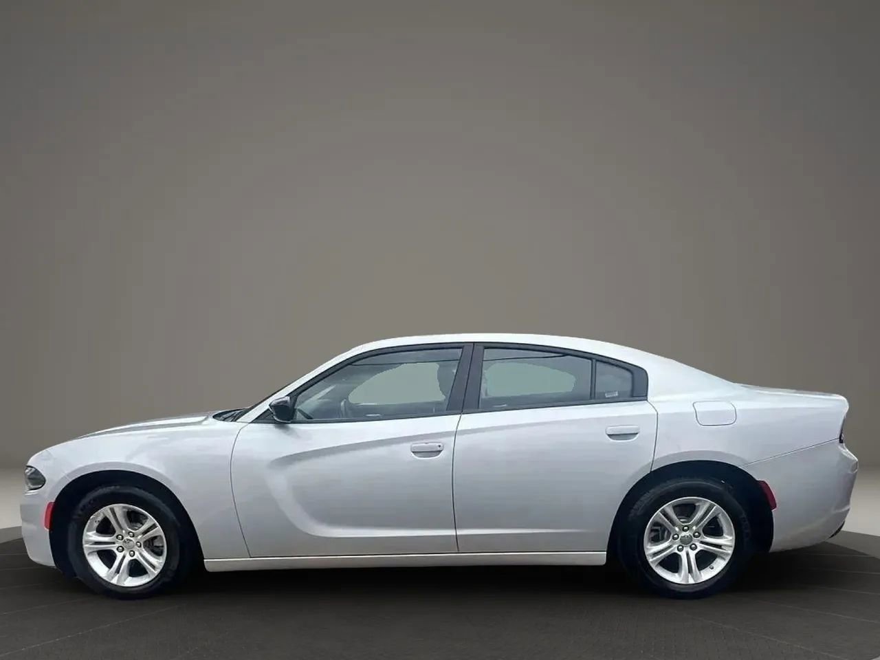 Used 2023 Dodge Charger SXT RWD image 8