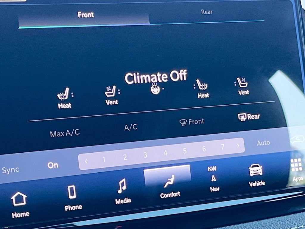 Certified 2024 Chrysler Pacifica Premium image 20