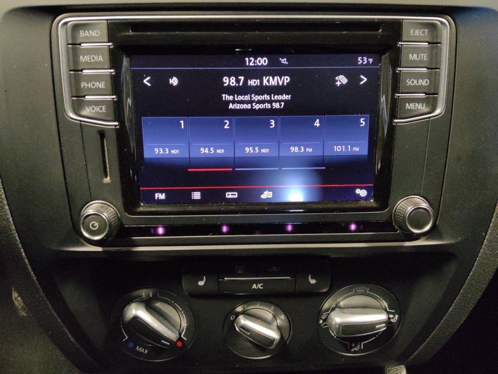 Used 2016 Volkswagen Jetta SE image 25