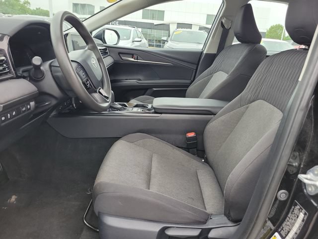 Used 2025 Toyota Camry LE FWD image 18