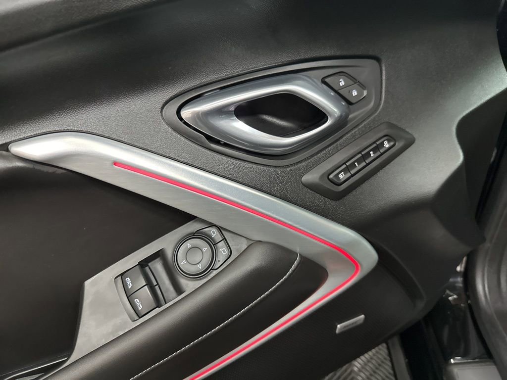 Used 2019 Chevrolet Camaro SS RWD image 18