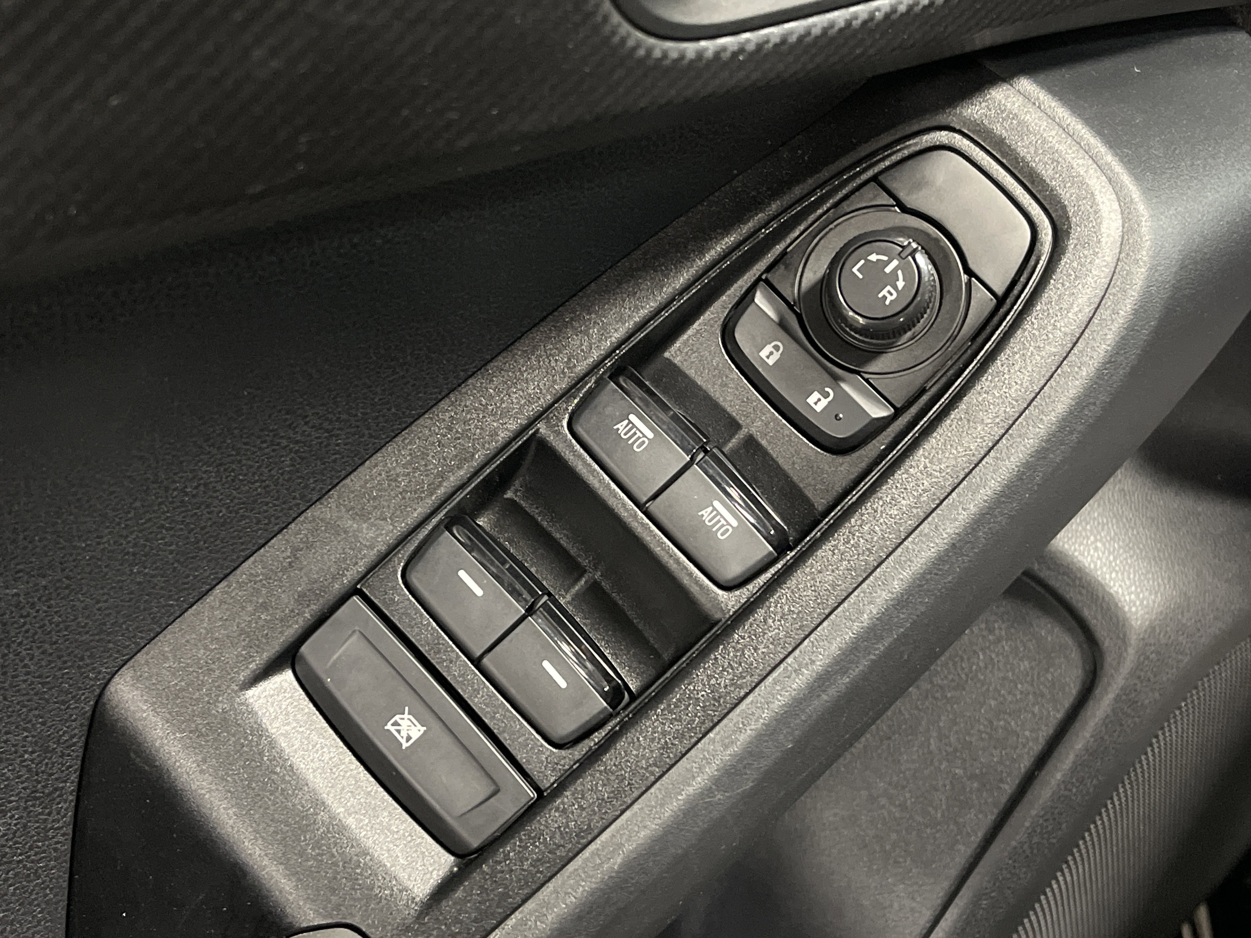 Used 2024 Subaru Crosstrek 2.5i Wilderness w/ Crosstrek Mirror Package image 9