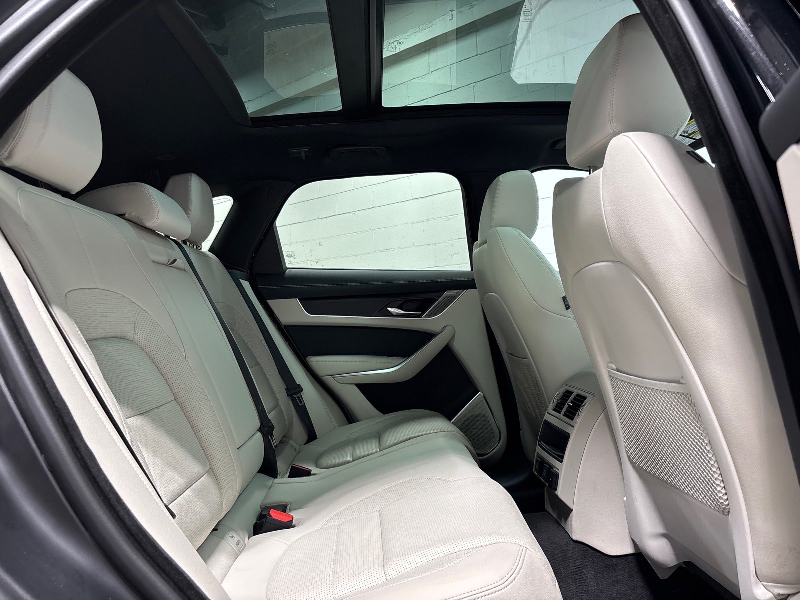 Used 2026 Jaguar F-PACE R-Dynamic S AWD/4WD image 38