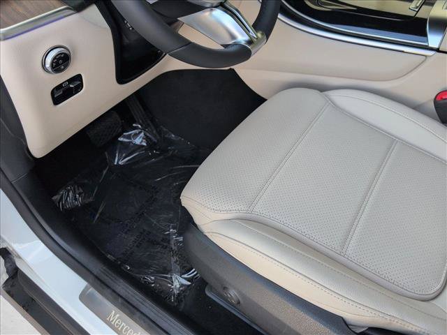 Used 2026 Mercedes-Benz GLC 300 4MATIC image 4