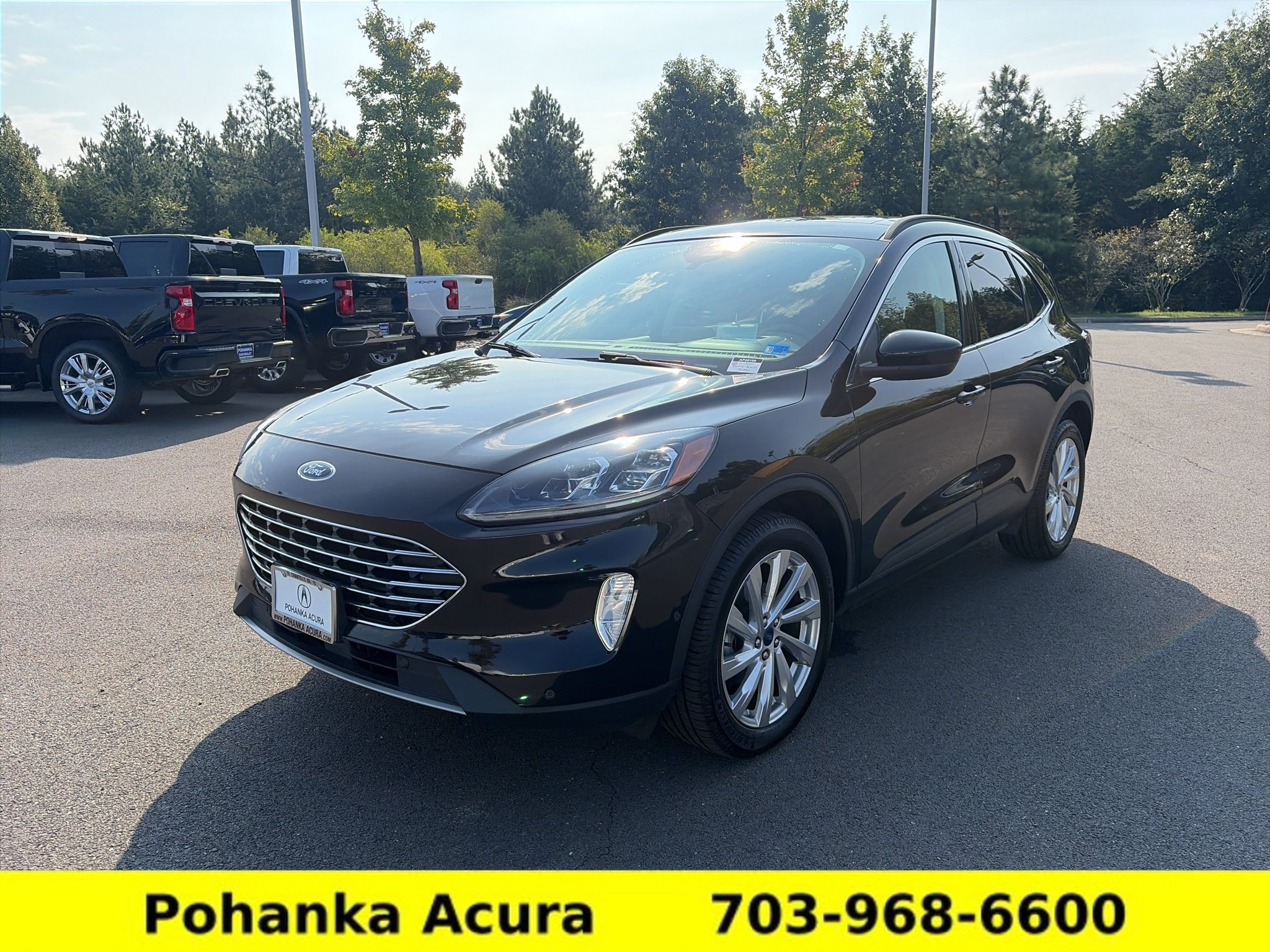Used 2021 Ford Escape Titanium w/ Titanium Elite Package AWD/4WD image 3