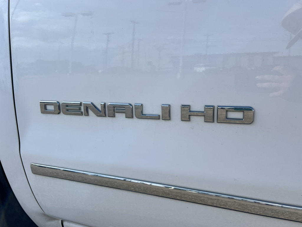 Used 2016 GMC Sierra 2500 Denali w/ Duramax Plus Package AWD/4WD image 29