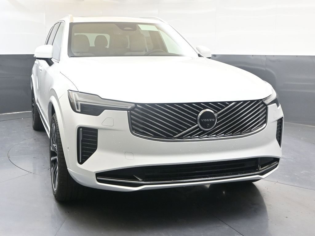 New 2026 Volvo XC90 B6 Plus w/ Protection Package Premier image 8