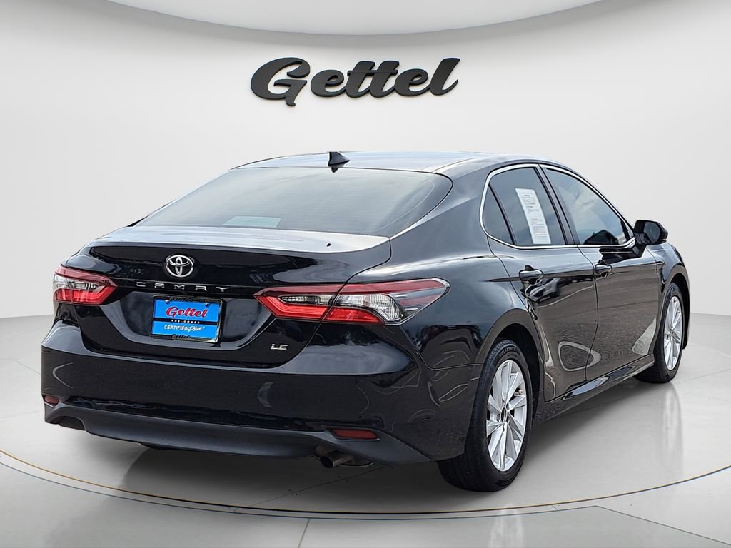 Used 2022 Toyota Camry LE image 4