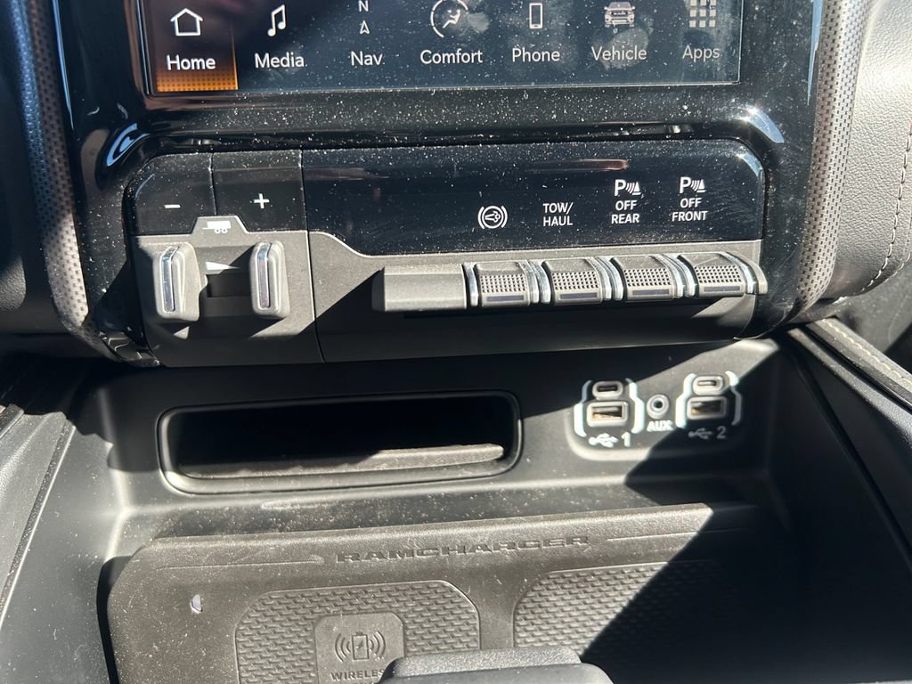 Used 2024 RAM 3500 Limited w/ Night Edition AWD/4WD image 23