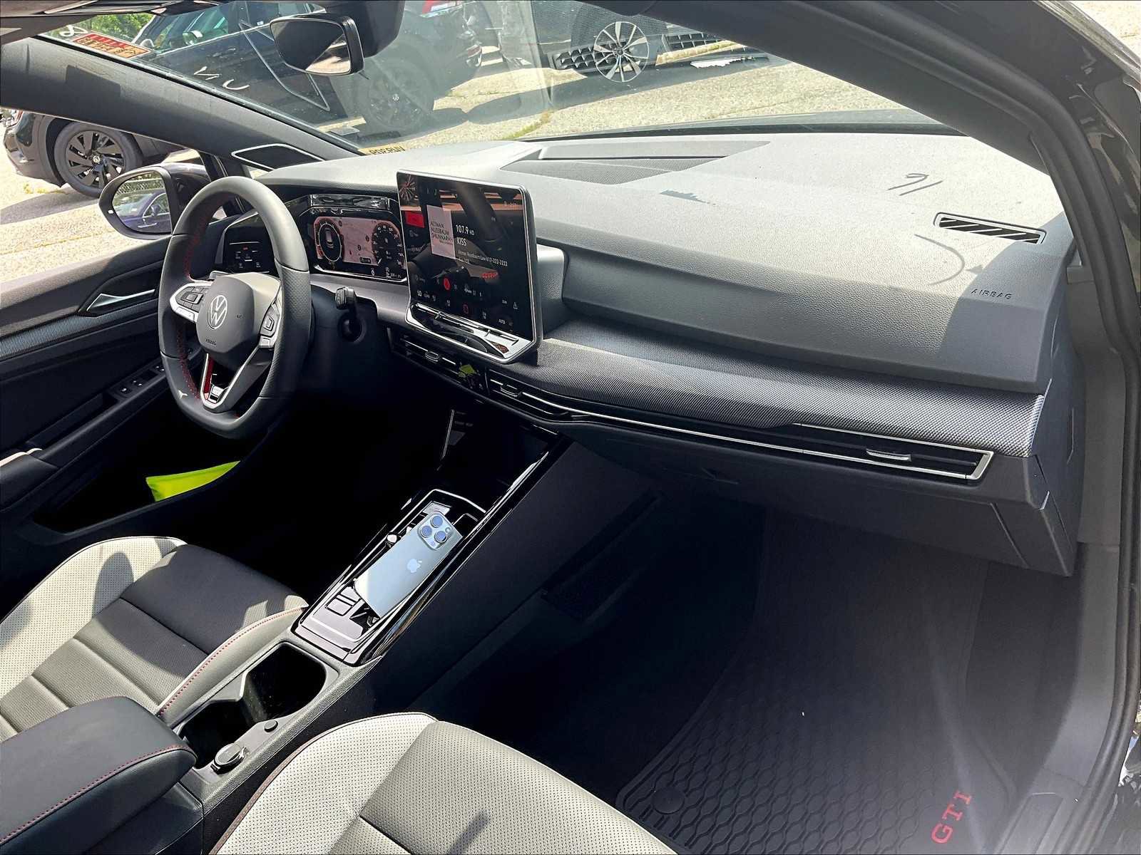 New 2025 Volkswagen GTI SE image 10