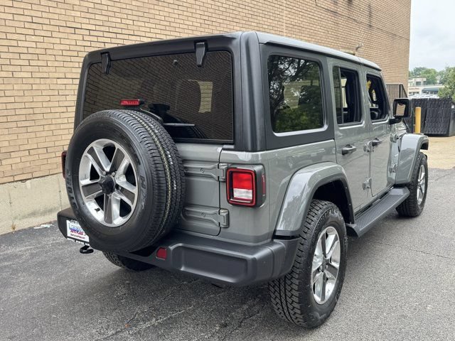 Used 2021 Jeep Wrangler Unlimited Sahara AWD/4WD image 12
