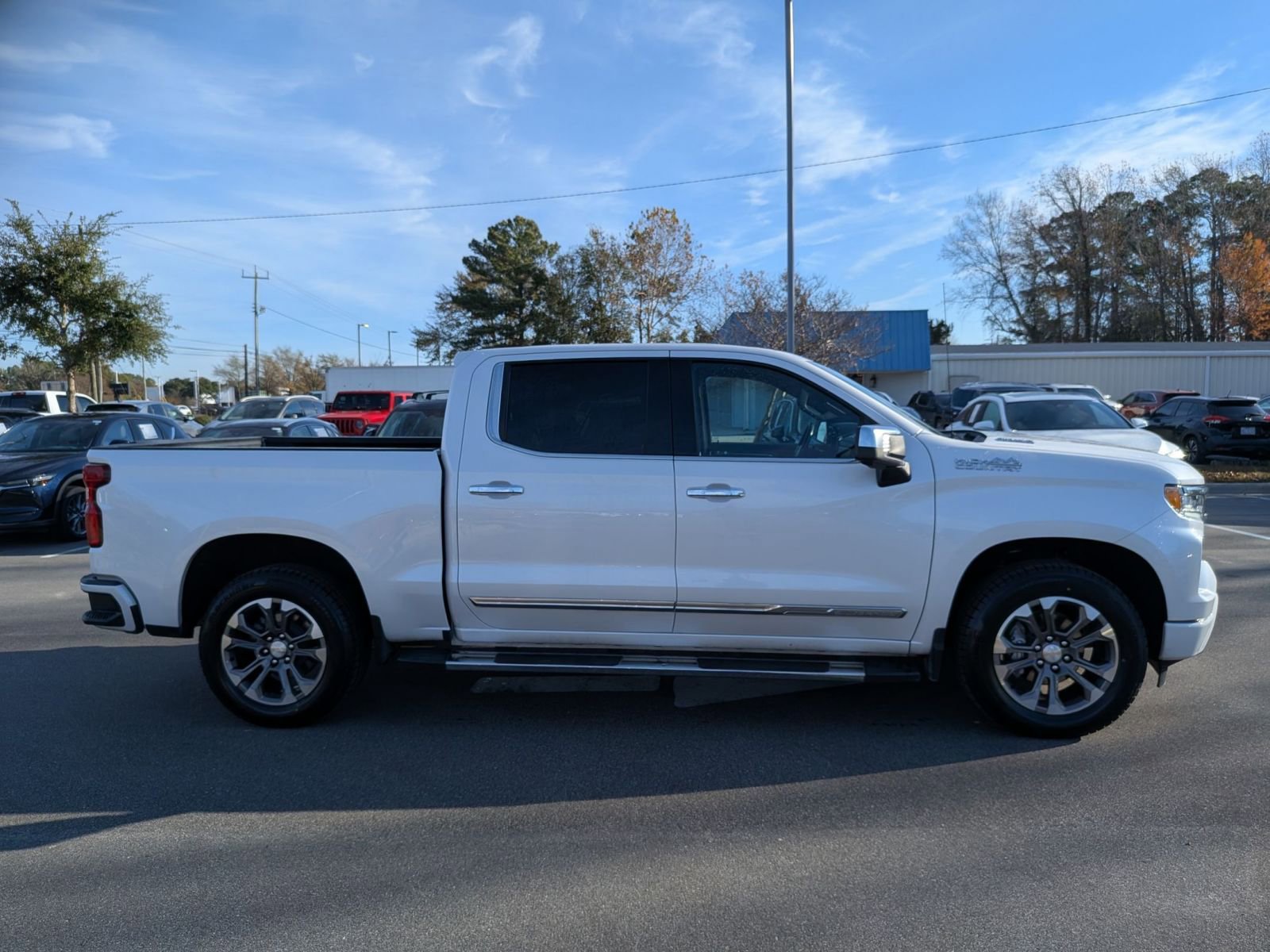 Used 2023 Chevrolet Silverado 1500 High Country image 2