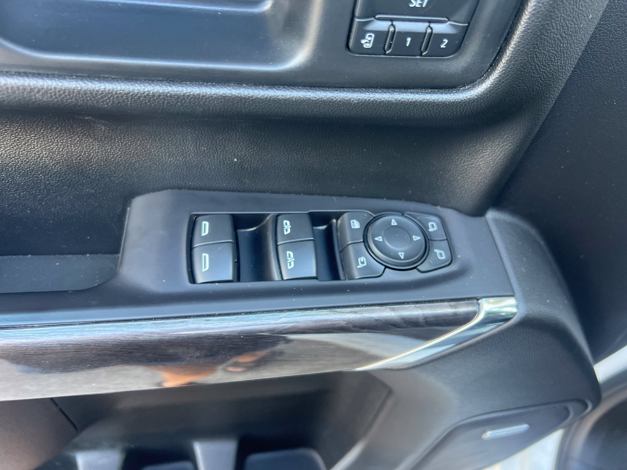 Used 2021 Chevrolet Silverado 1500 LTZ AWD/4WD image 24