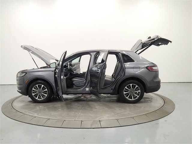 Used 2021 Lincoln Nautilus Reserve image 12