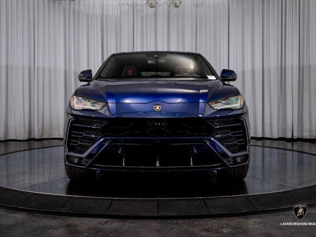 Used 2020 Lamborghini Urus AWD/4WD image 2