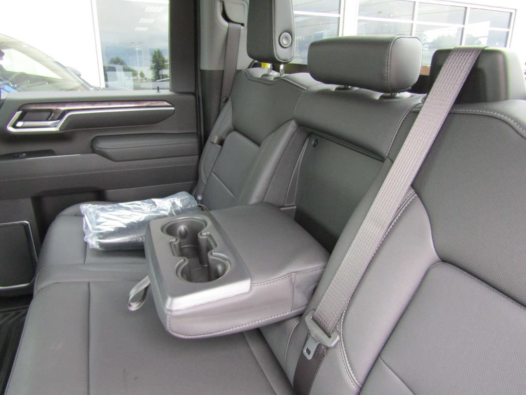 New 2026 Chevrolet Silverado 3500 LTZ w/ LTZ Convenience Package AWD/4WD image 36