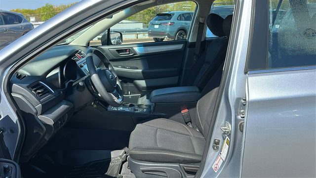 Used 2019 Subaru Outback 2.5i AWD/4WD image 10