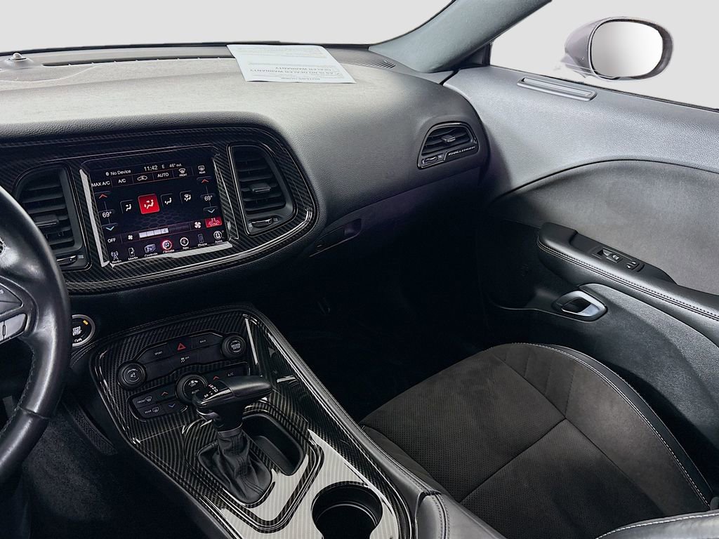 Used 2016 Dodge Challenger SXT image 24