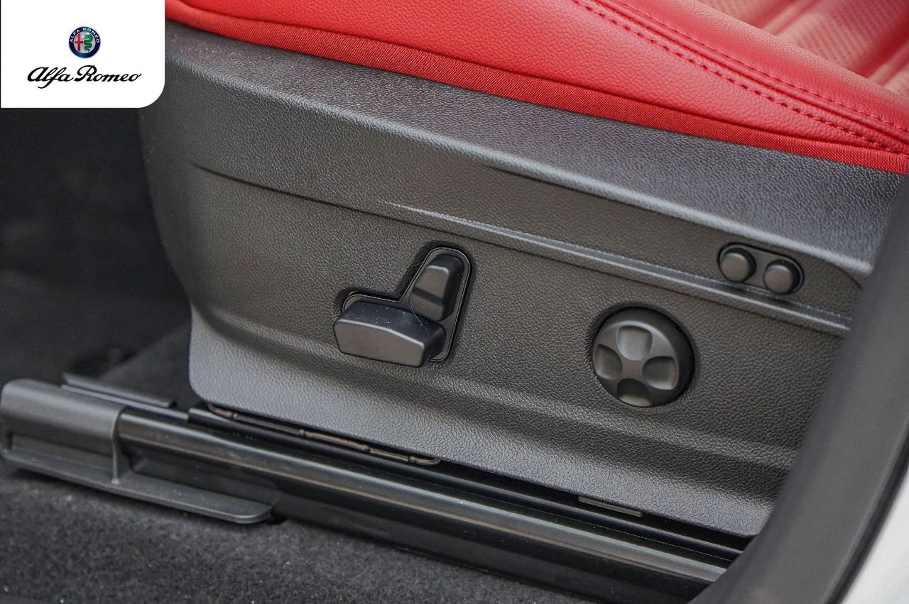 New 2025 Alfa Romeo Stelvio Sprint w/ Veloce Package image 24