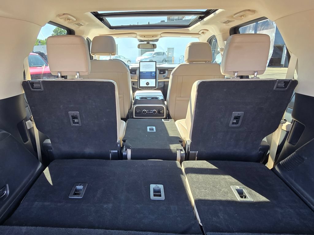 Certified 2022 Ford Expedition Limited AWD/4WD image 16