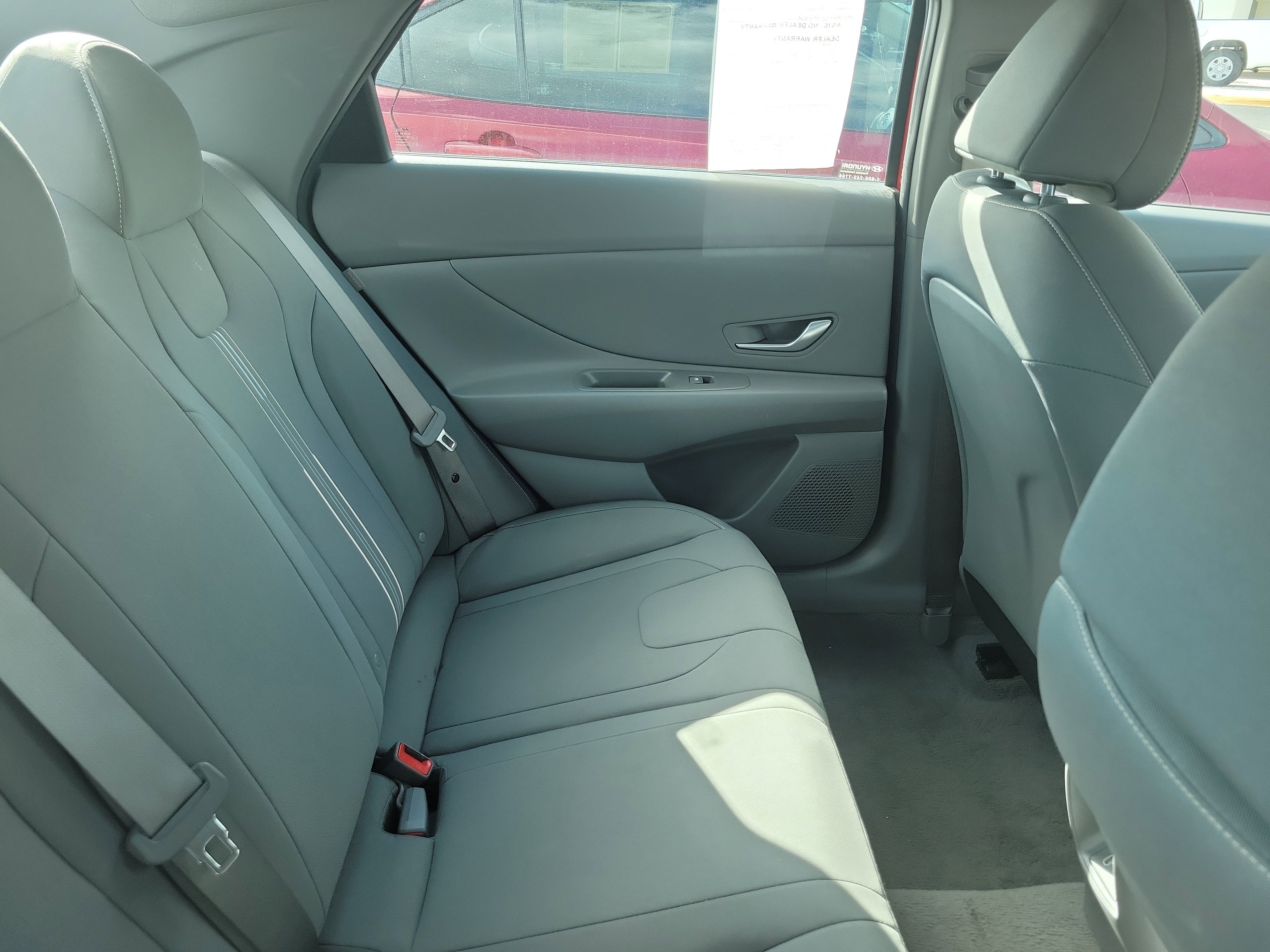 Used 2025 Hyundai Elantra Sport image 9