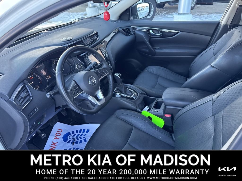 Used 2017 Nissan Rogue Sport SL w/ SL Premium Package image 15