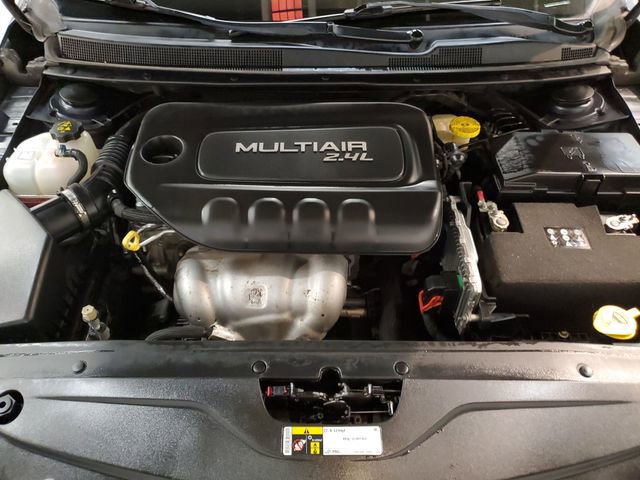 Used 2017 Chrysler 200 Limited Platinum w/ Comfort & Convenience Group image 23