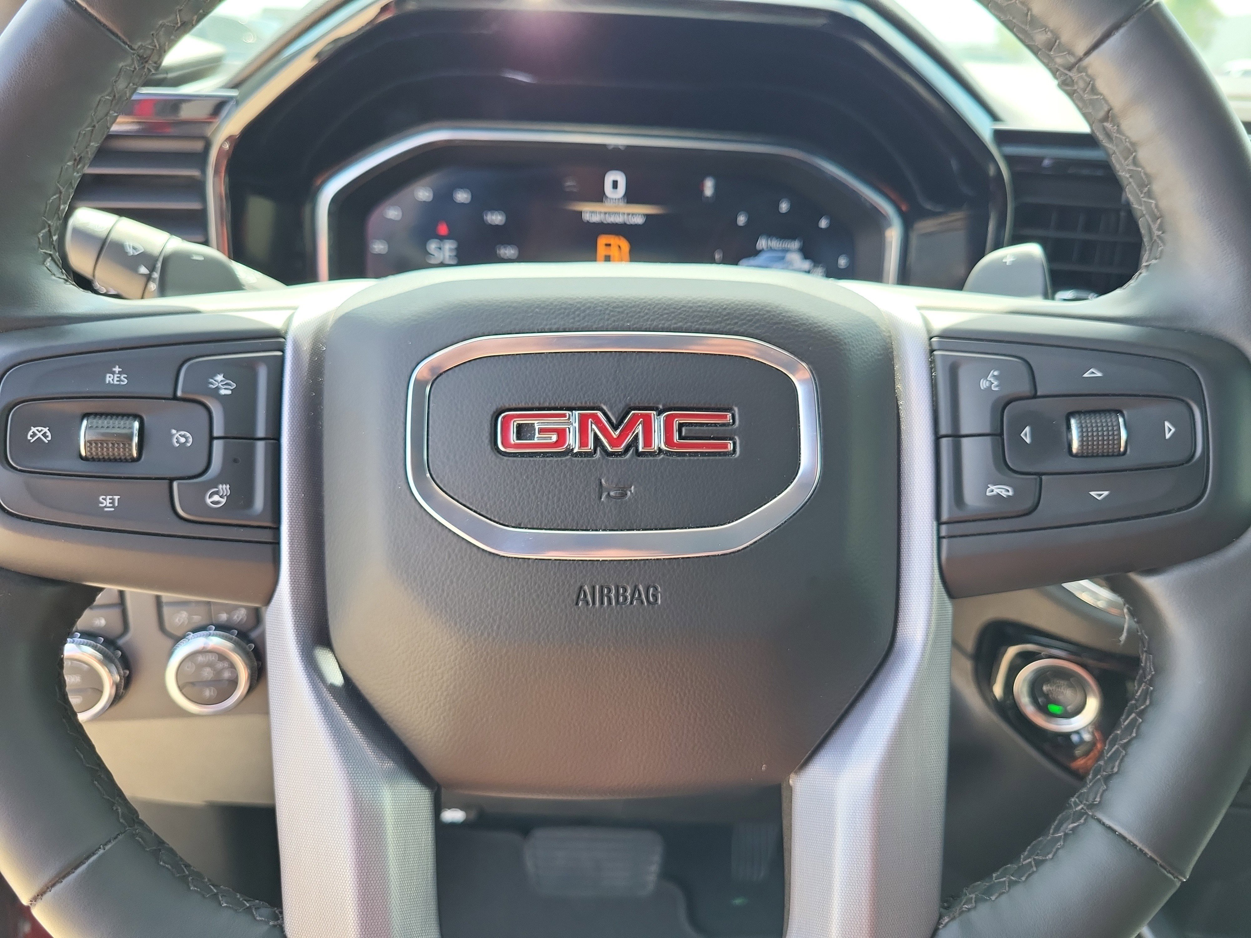 Used 2025 GMC Sierra 1500 SLT image 18