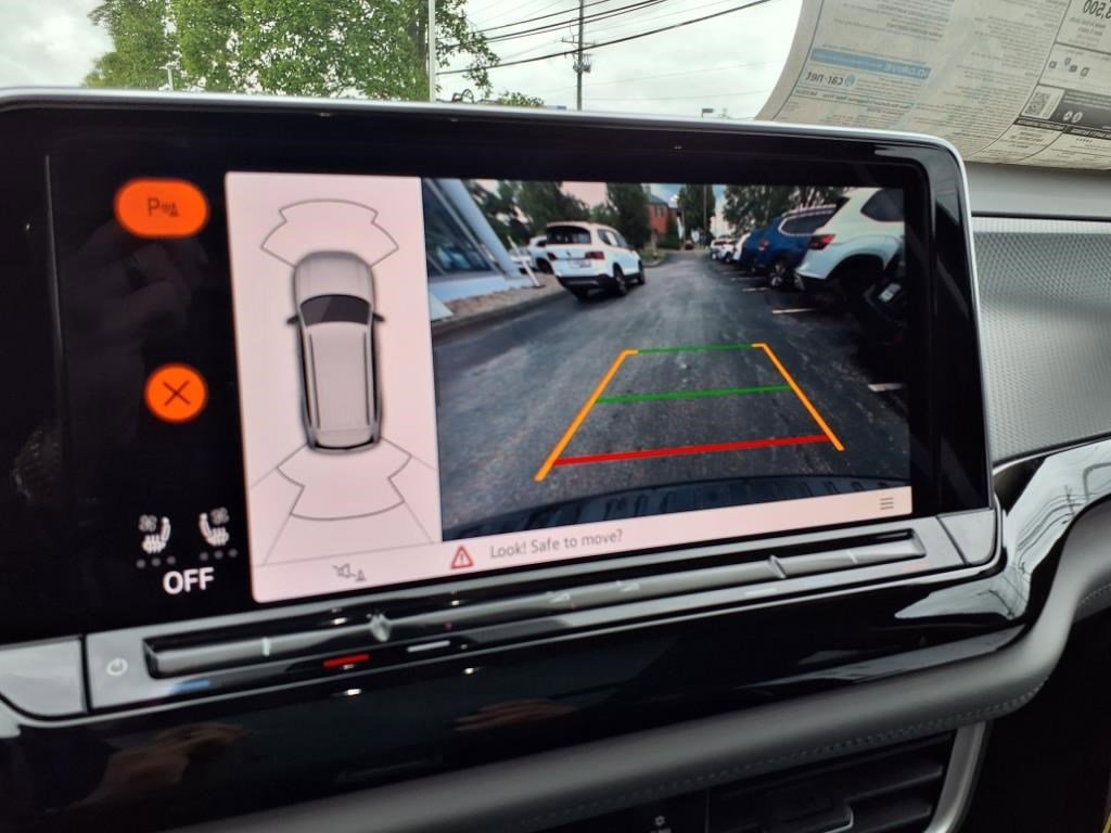 New 2025 Volkswagen Atlas Peak Edition SE image 18