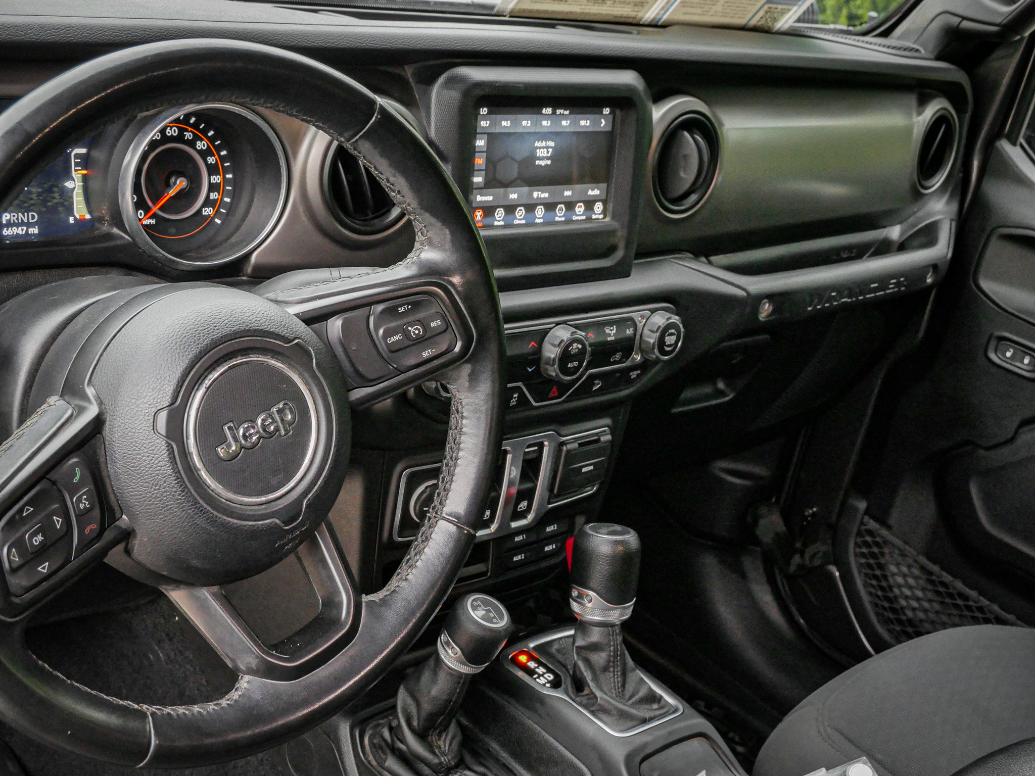 Used 2020 Jeep Wrangler Sport AWD/4WD image 28