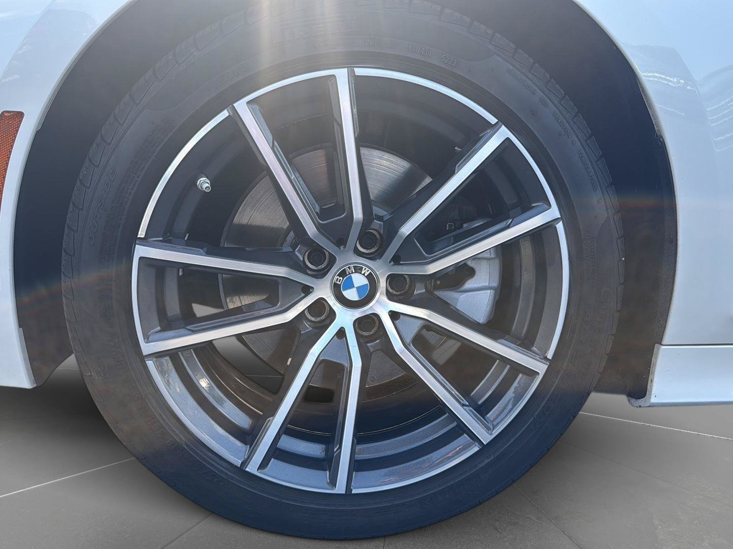 Used 2021 BMW 330i Sedan w/ Convenience Package RWD image 9