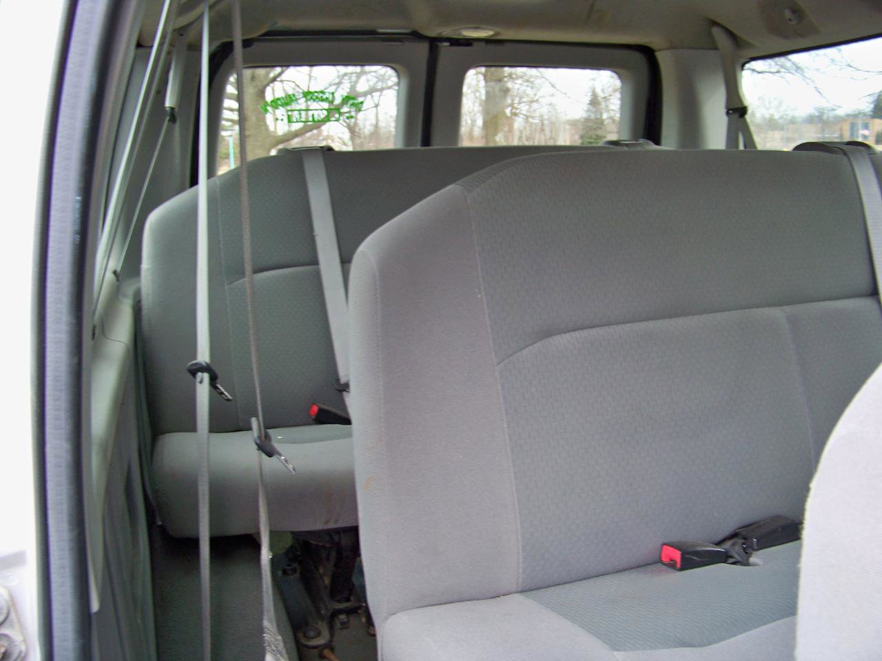 Used 2010 Ford E-350 and Econoline 350 XL image 12
