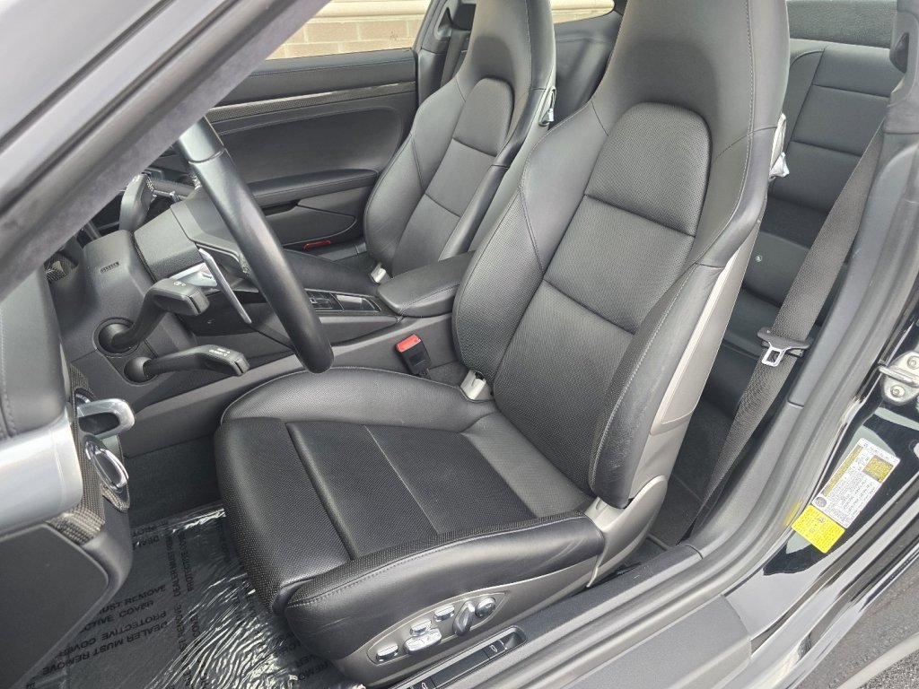 Used 2017 Porsche 911 Turbo image 6