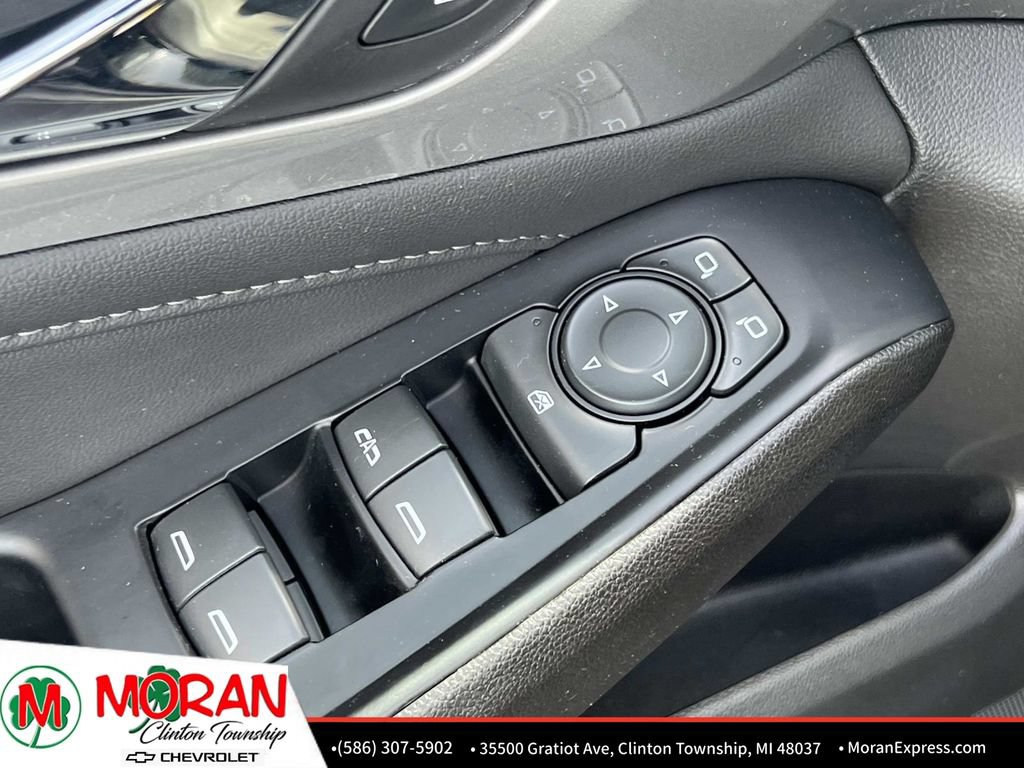 Certified 2023 Chevrolet Traverse LT FWD image 16