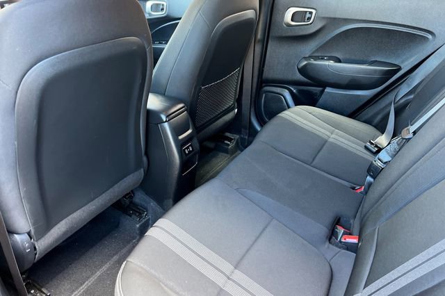 Used 2025 Hyundai Venue SEL image 13