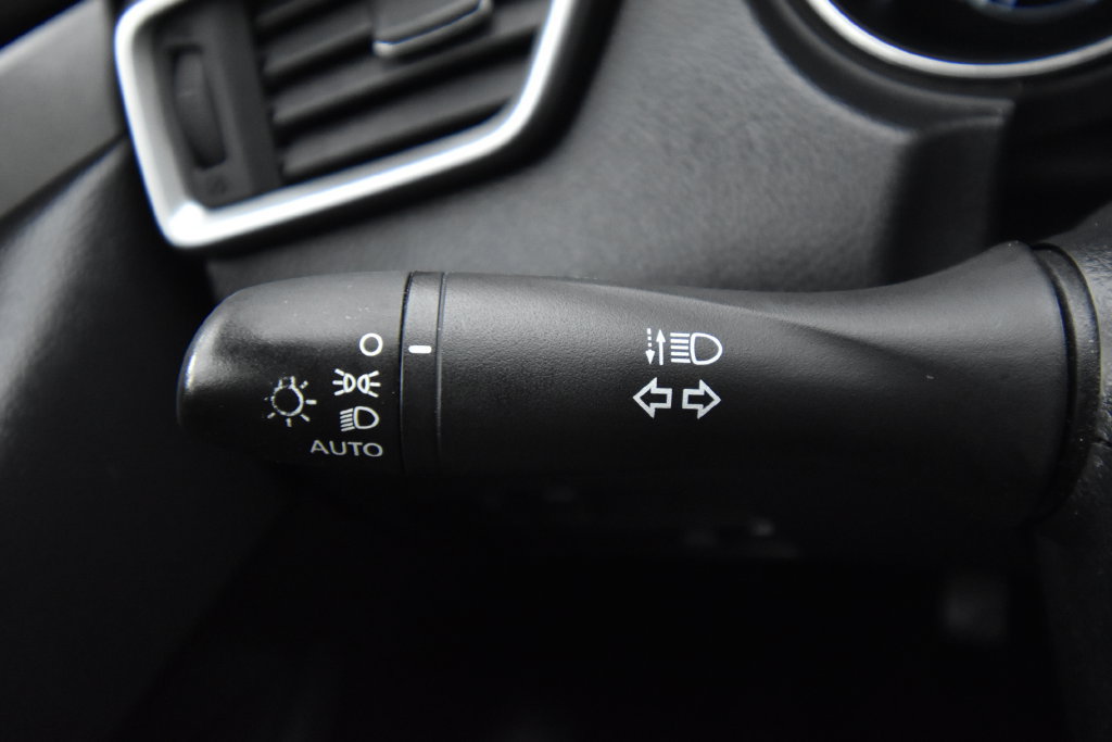 Used 2015 Nissan Rogue SV AWD/4WD image 31
