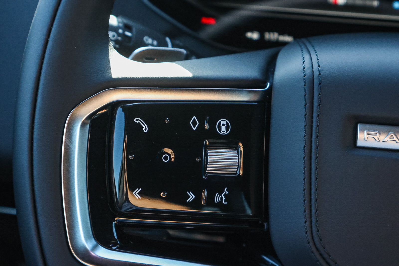 New 2027 Land Rover Range Rover Sport SE AWD/4WD image 33