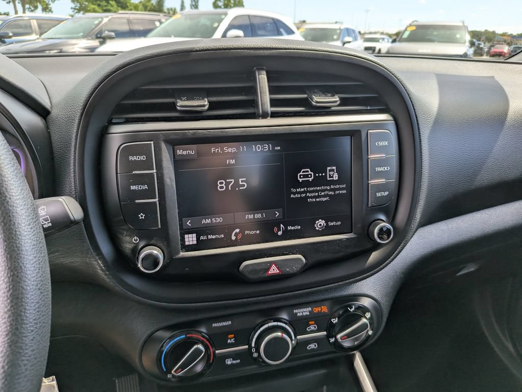 Certified 2025 Kia Soul LX w/ LX Technology Package FWD image 22