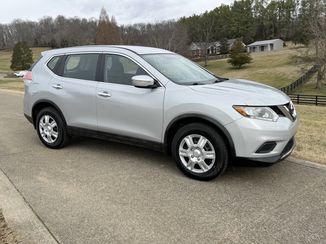 Used 2015 Nissan Rogue S image 14