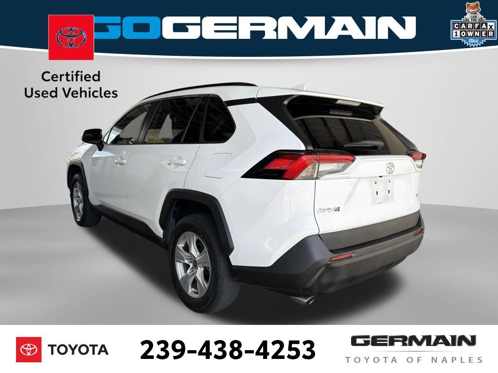 Used 2021 Toyota RAV4 XLE w/ Convenience Package FWD image 3