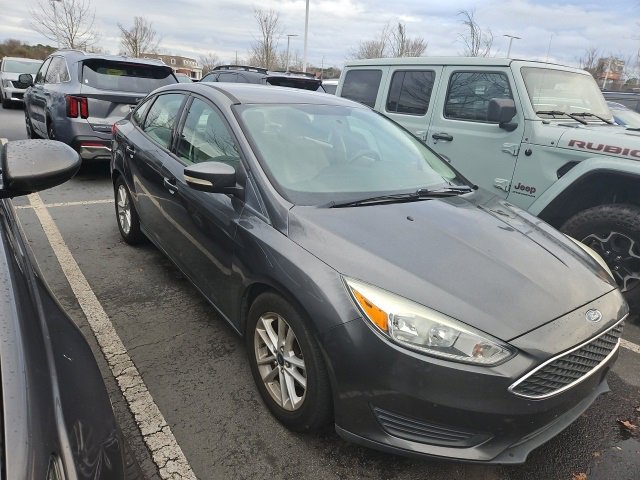 Used 2015 Ford Focus SE image 3