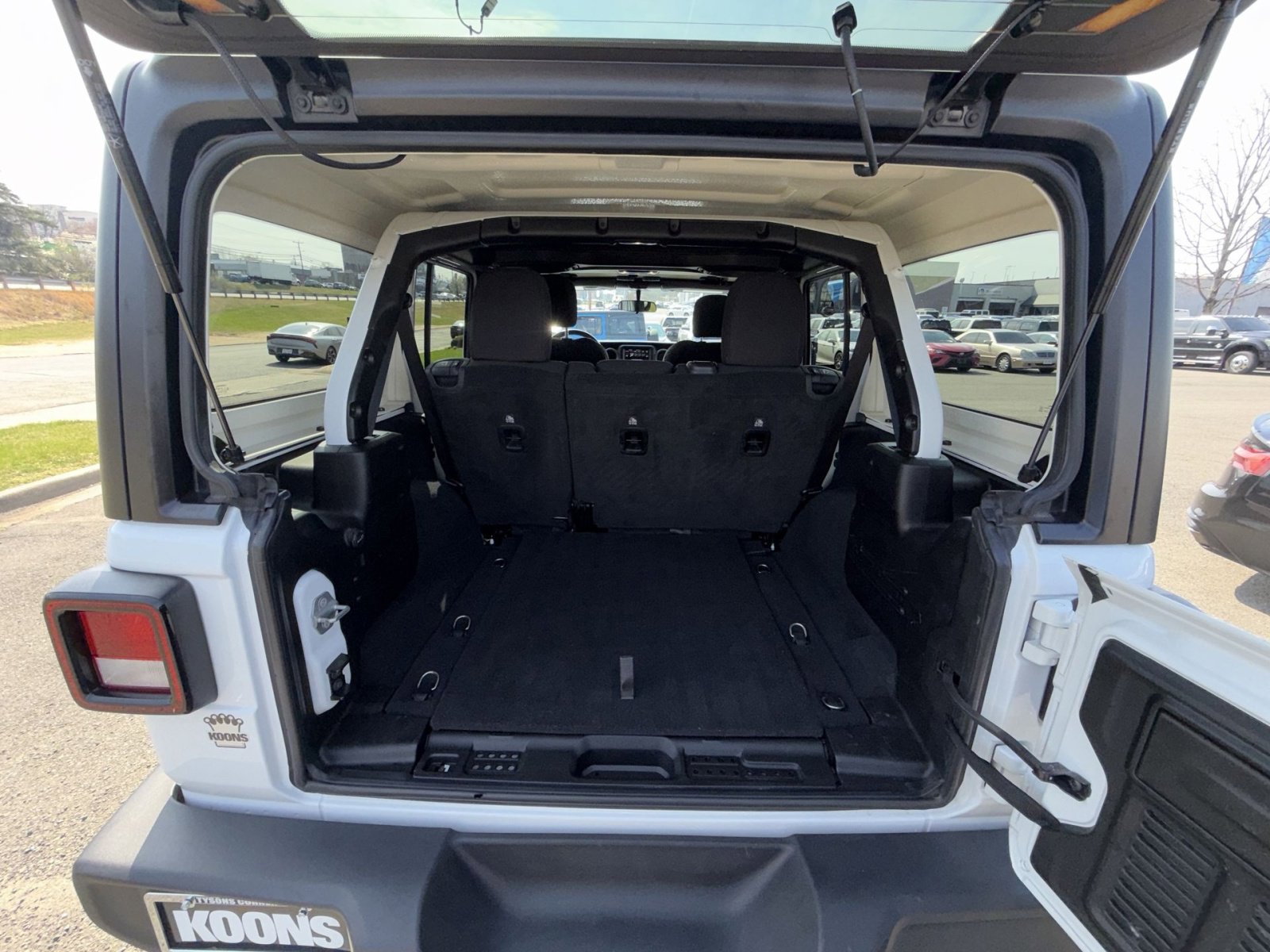 Used 2022 Jeep Wrangler Unlimited Sport image 24