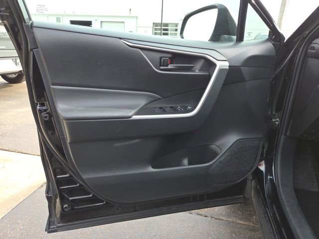 Used 2025 Toyota RAV4 LE image 11